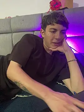 NaytonFreeman Adlı Modelin Canlı XXX Sohbeti