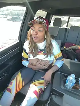 HaloRodeoLover2 Adlı Modelin Canlı XXX Sohbeti