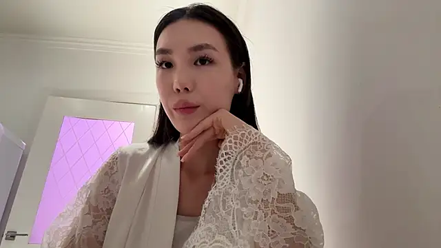 Lyrianel: онлайн-секс-чат