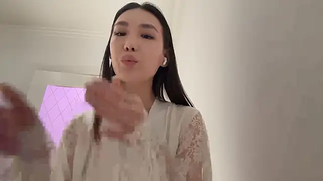 Онлайн чат XXX Lyrianel