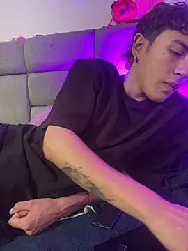 NaytonFreeman Chat XXX in diretta