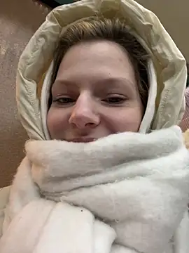 MaryHiggins live XXX chat