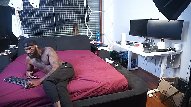 Pokazy przed kamerką – MacTroy