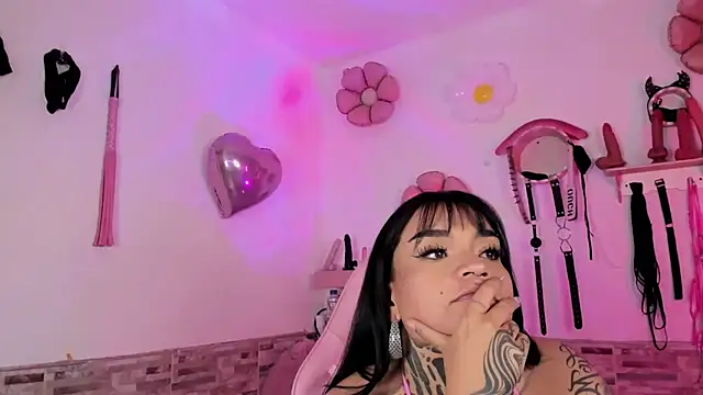 Chat +18 de amyswallow7 ao vivo