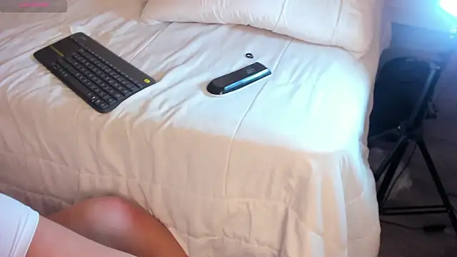 SalomeStorm_ Show in webcam