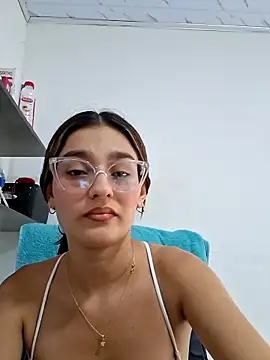 Ary-18 Live XXX-Chat