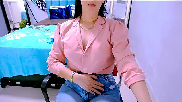 Živý XXX chat BitterMomXxx