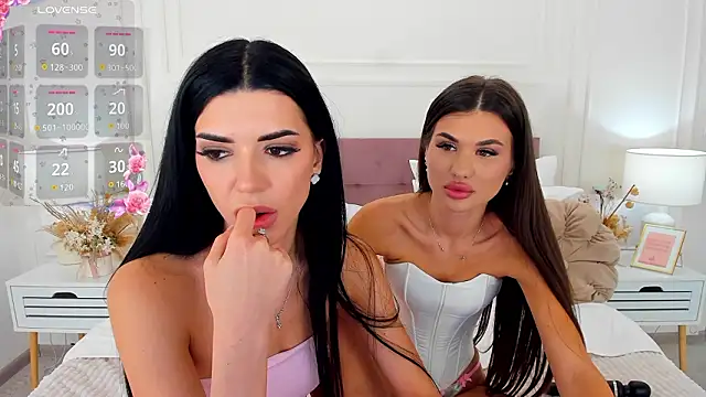 JasmiLyn's Live XXX Chat