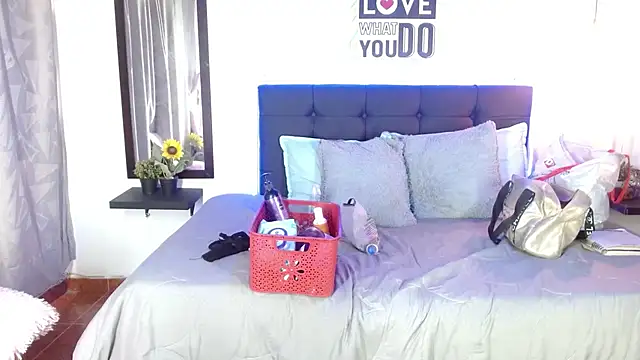 Chatroom XXX en direct de Keyla01_