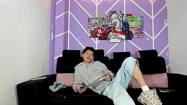 heyy_noah11's Webcam Show