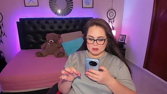 LolaVillalobos: онлайн-секс-чат