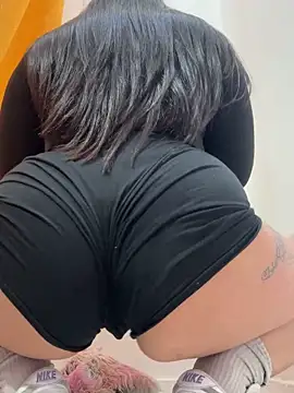 kim_monti Adlı Modelin Canlı XXX Sohbeti