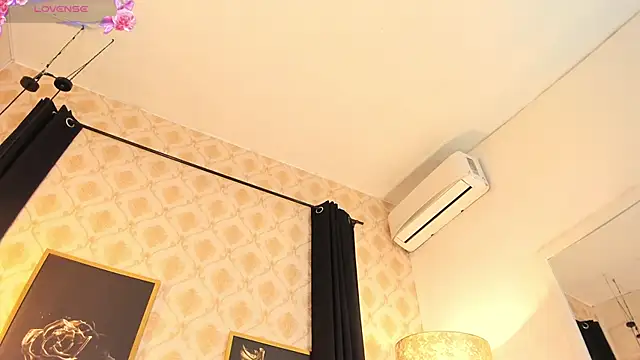 NATALIE_PARKERR Adlı Modelin Canlı XXX Sohbeti