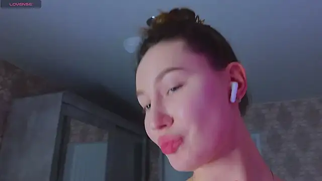 valkyrie_hot Adlı Modelin Canlı XXX Sohbeti