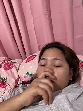 _BellaHotty_ élő XXX-chatje