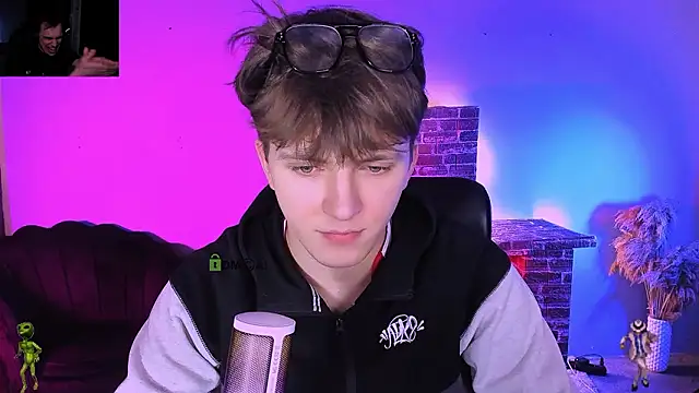 travis_wolf_'s Live XXX Chat