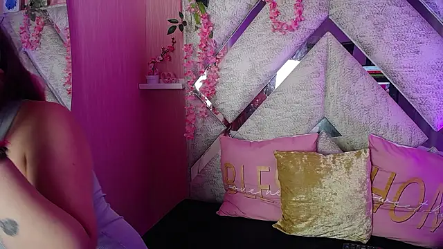 CandySwan Adlı Modelin Canlı XXX Sohbeti