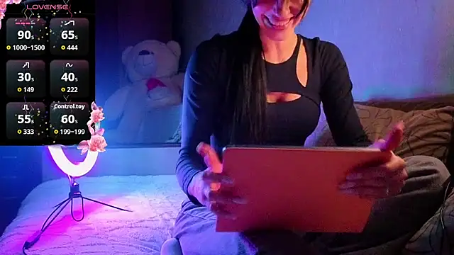 Dark_Diamond8 Adlı Modelin Canlı XXX Sohbeti