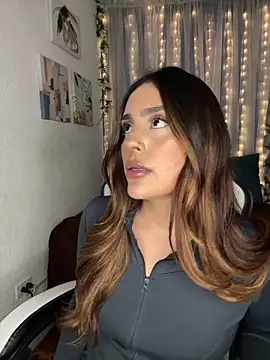 Chat +18 de HazzelGray ao vivo