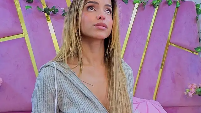 Živý XXX chat EmmyCortez