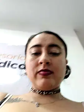 _Sarah-Office1 Adlı Modelin Canlı XXX Sohbeti