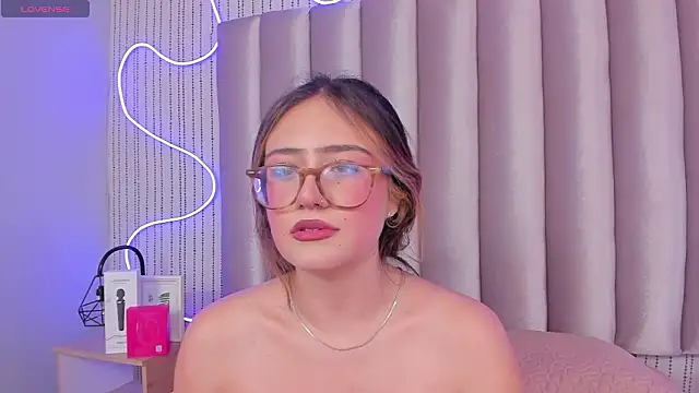 SamanthaPeachss Adlı Modelin Canlı XXX Sohbeti