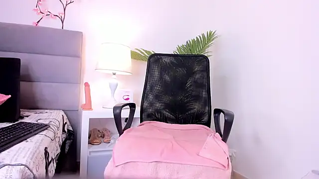 Chat +18 de Luna_Rishii ao vivo