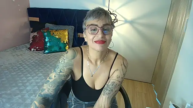 Chat +18 de Charlotte__Gray ao vivo