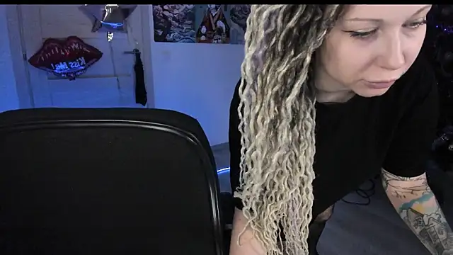 HoneySallyMoore Chat XXX live