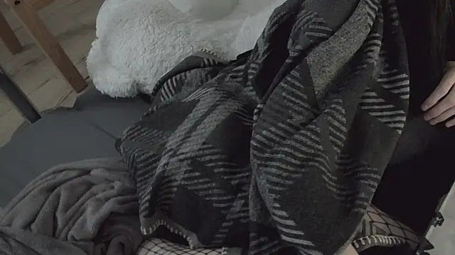 CeriseLapine's Webcam Show