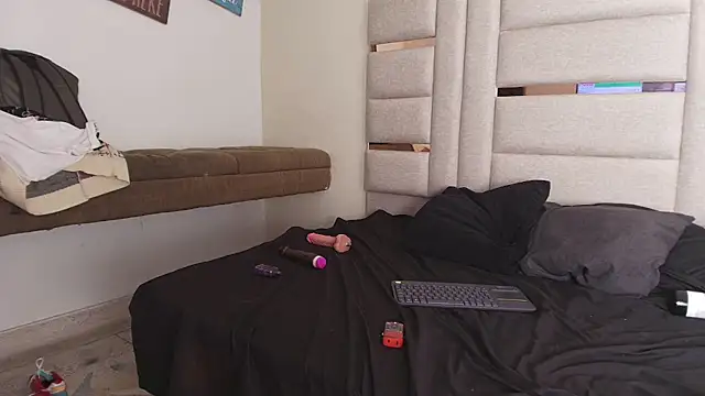 Chat XXX en directo de LittlePeach_