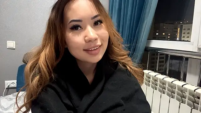 Ur_neighbor_Kira Chat XXX in diretta