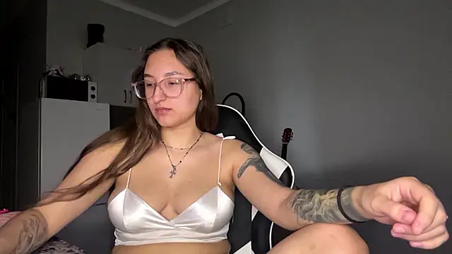 Mlacutehere Webcam Show