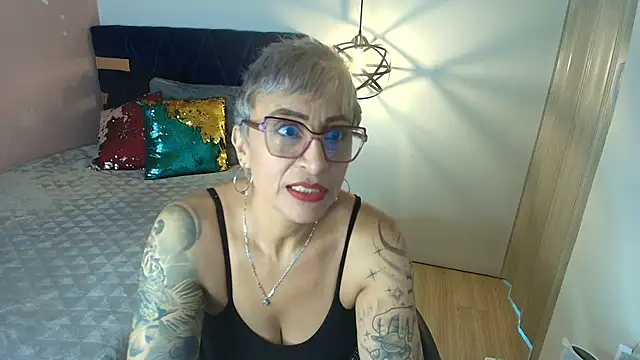 Chat +18 de Charlotte__Gray ao vivo