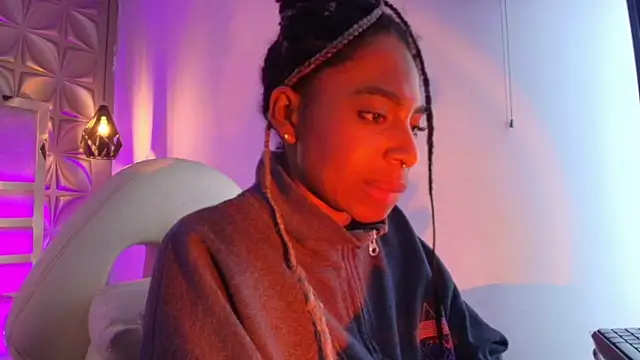 Queen_perla_ Adlı Modelin Canlı XXX Sohbeti