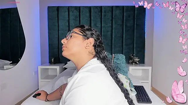 Chat XXX en directo de DanielleEvans_