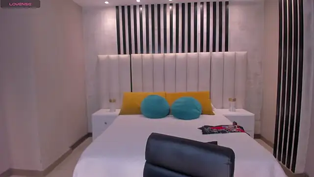 AmaliaCrus' Live XXX Chat