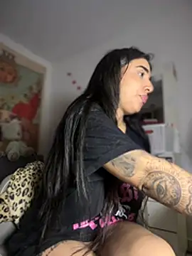 kiaraglam2's Live XXX Chat