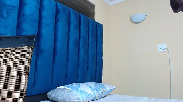 KinkyJXxX webkamerás műsora