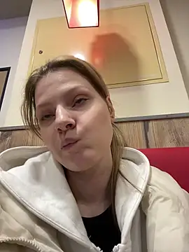 MaryHiggins Adlı Modelin Canlı XXX Sohbeti