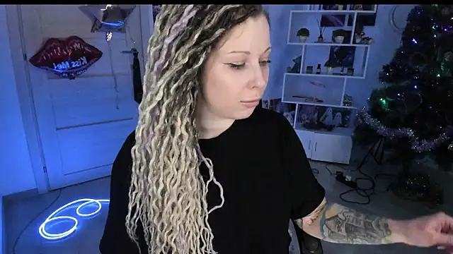 HoneySallyMoore 现场XXX聊天