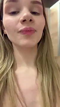 BARAVISHA Adlı Modelin Canlı XXX Sohbeti