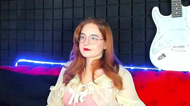 AmyRoy: онлайн-секс-чат