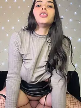 Chatroom XXX en direct de SophieRoyals