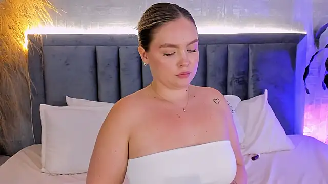 GaiaBakerのライブXXXチャット