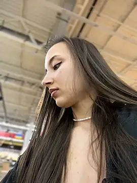 ICrazyOneIRL 现场XXX聊天