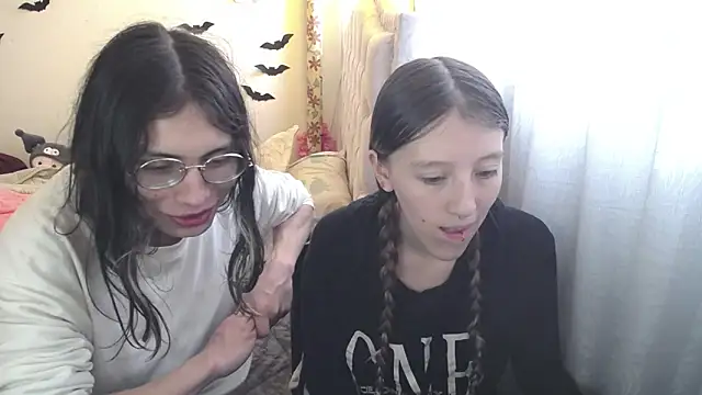 Briar_y_Blair Live XXX-chat