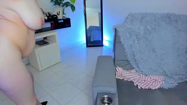 BellaFlamingのライブXXXチャット