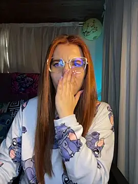 XXX chat uživo modela CoraVibes