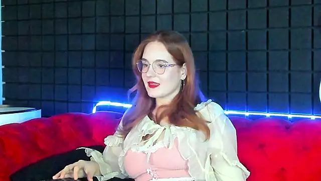 AmyRoy Show in webcam